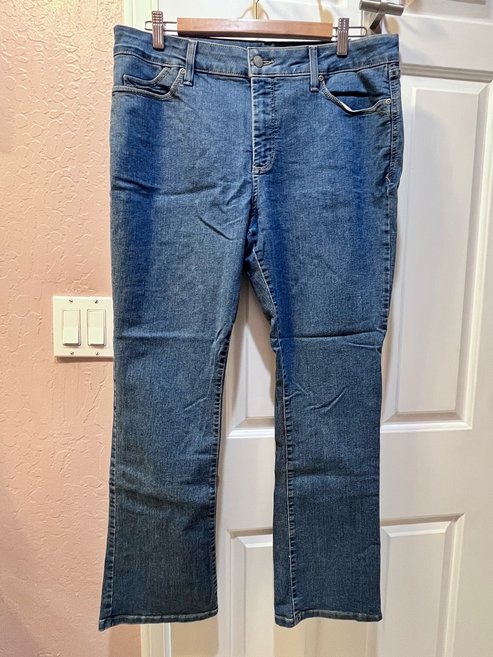 NYDJ Straight Leg Jeans in Medium Blue Wash